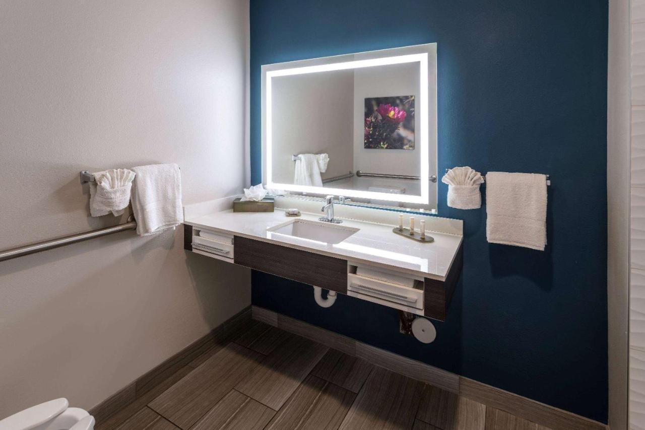 La Quinta & By Wyndham Petrified Forest Hotel 2*