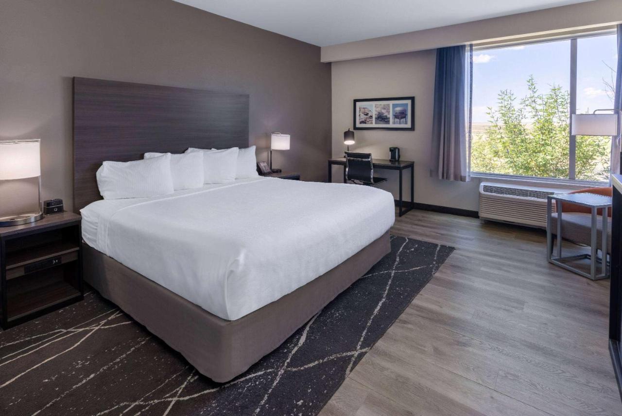 La Quinta & By Wyndham Petrified Forest Hotel